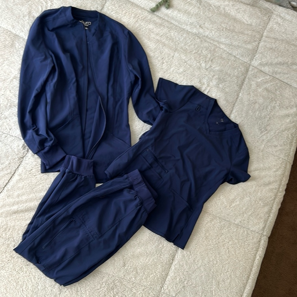 Allura Navy Scrub Set